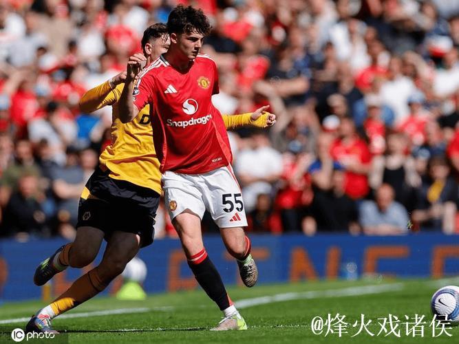记者：弗雷德里克森将顶替马兹拉维进入曼联本轮比赛名单