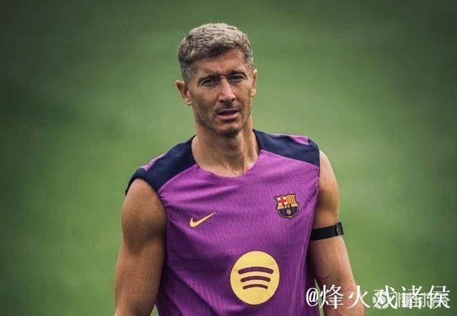 每体：拉波尔塔和莱万经纪人会谈，球员想续一年但巴萨不着急